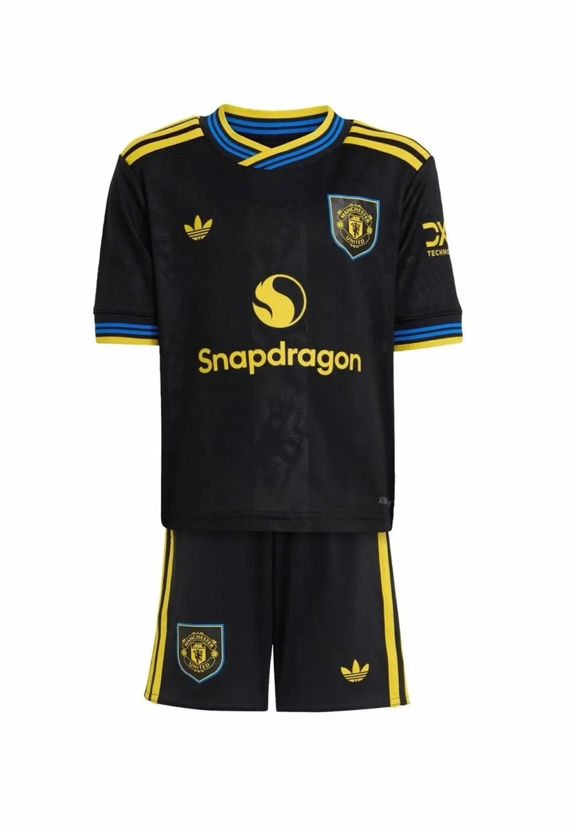 Man united kits - Image 3