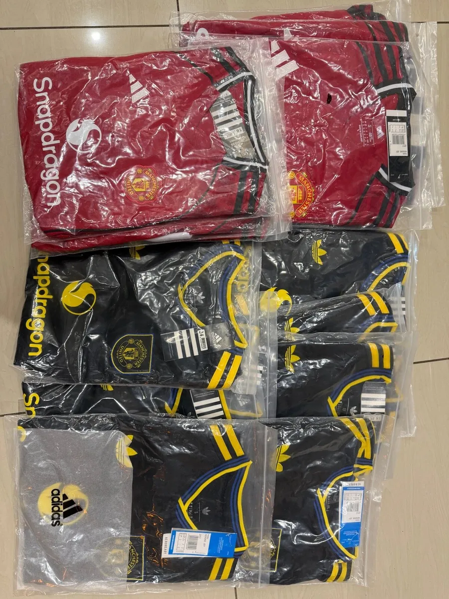 Man united kits - Image 1
