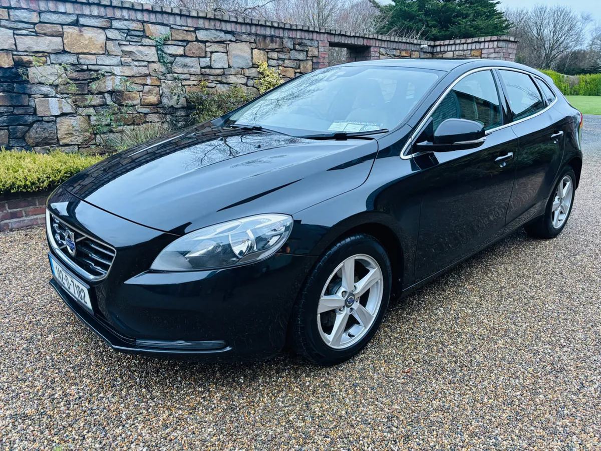 2014 Volvo v40 1.6 DSL se leather - Image 2