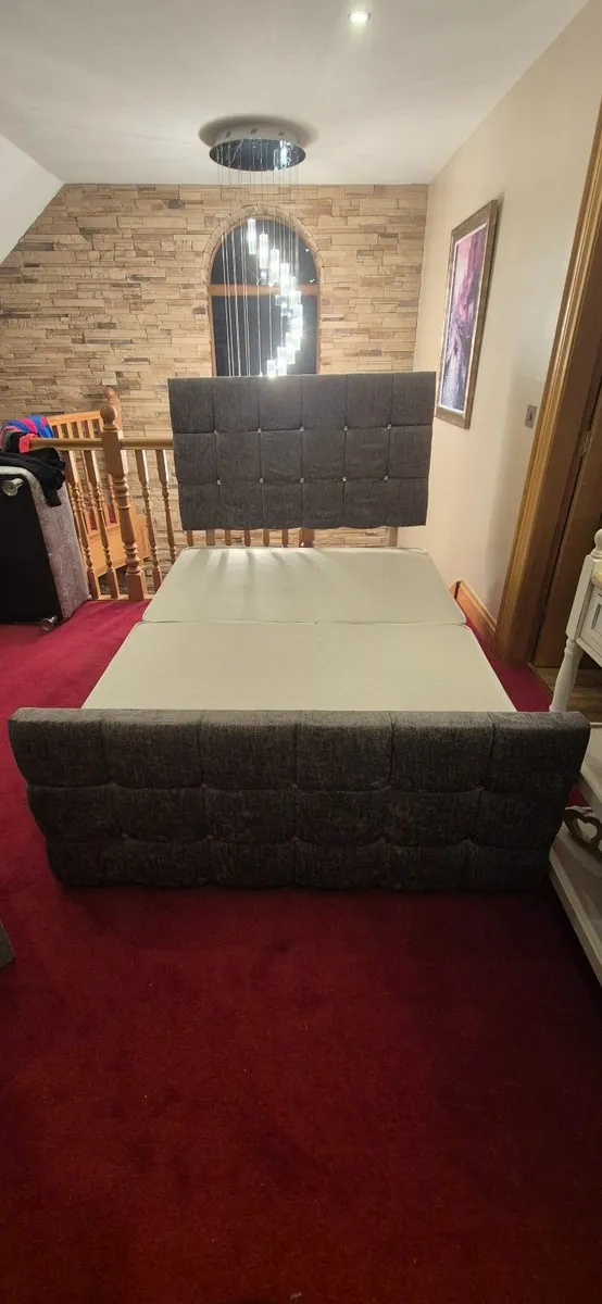 Double bed - Image 1