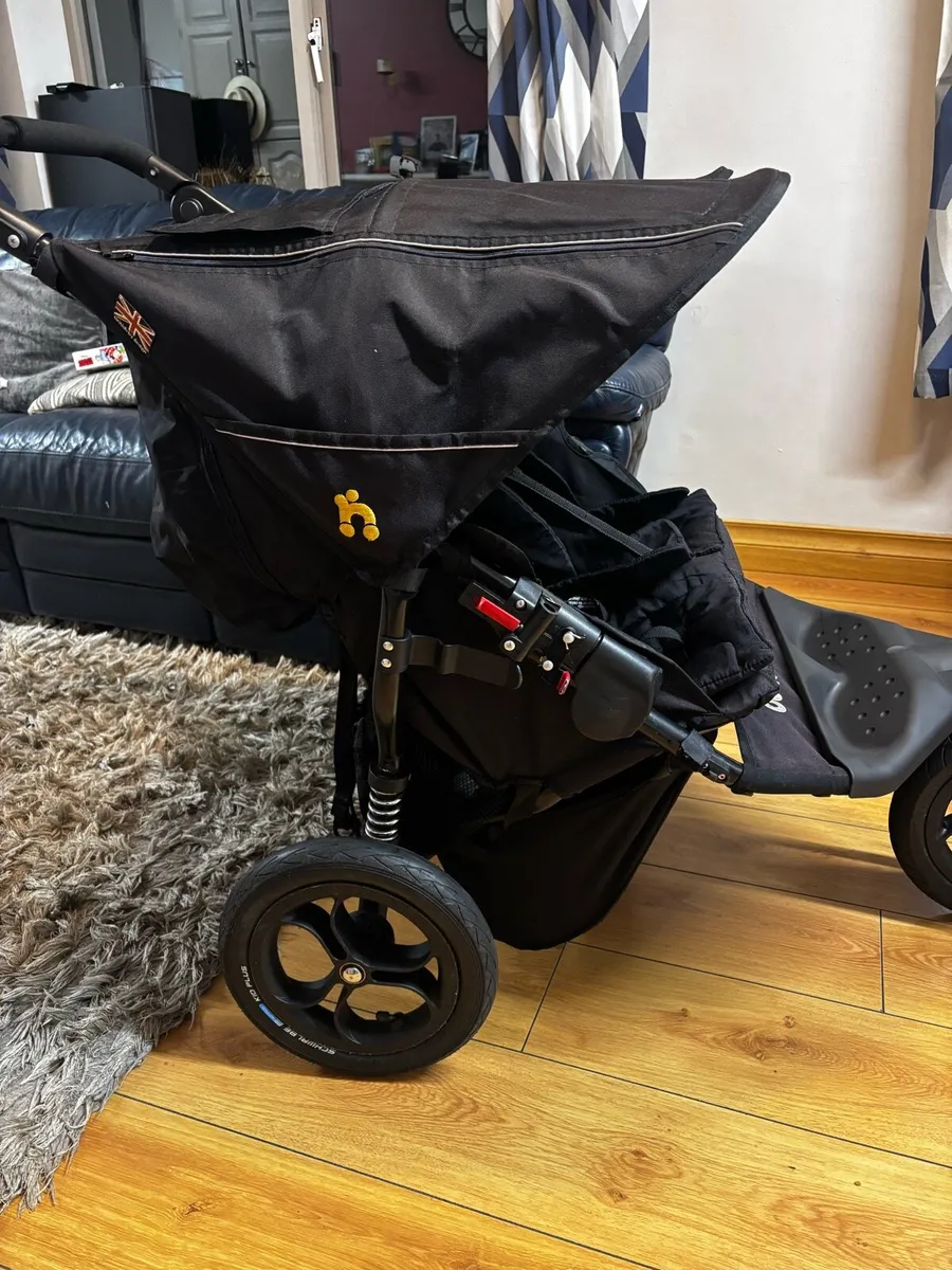 Out n about double - Image 3