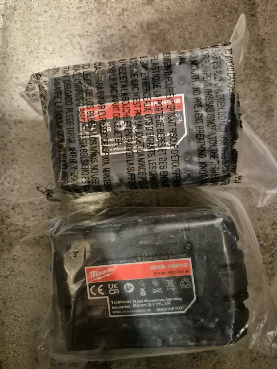 Milwaukee M18 High Output 12.0Ah Battery - Image 3