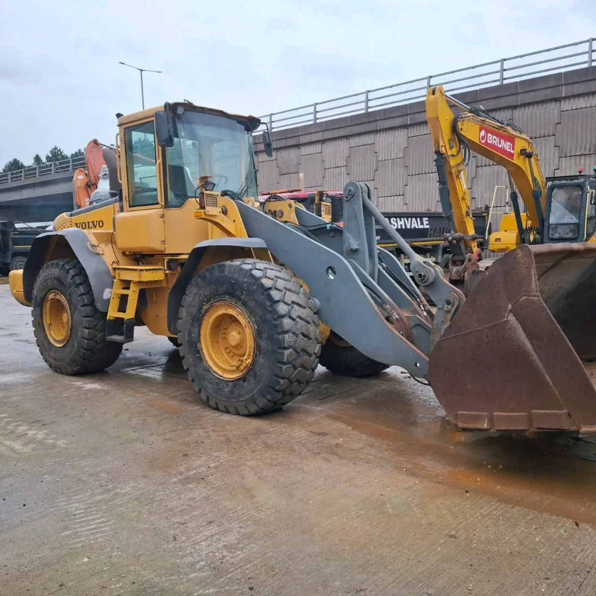 Volvo L120E year 2006 - Image 4