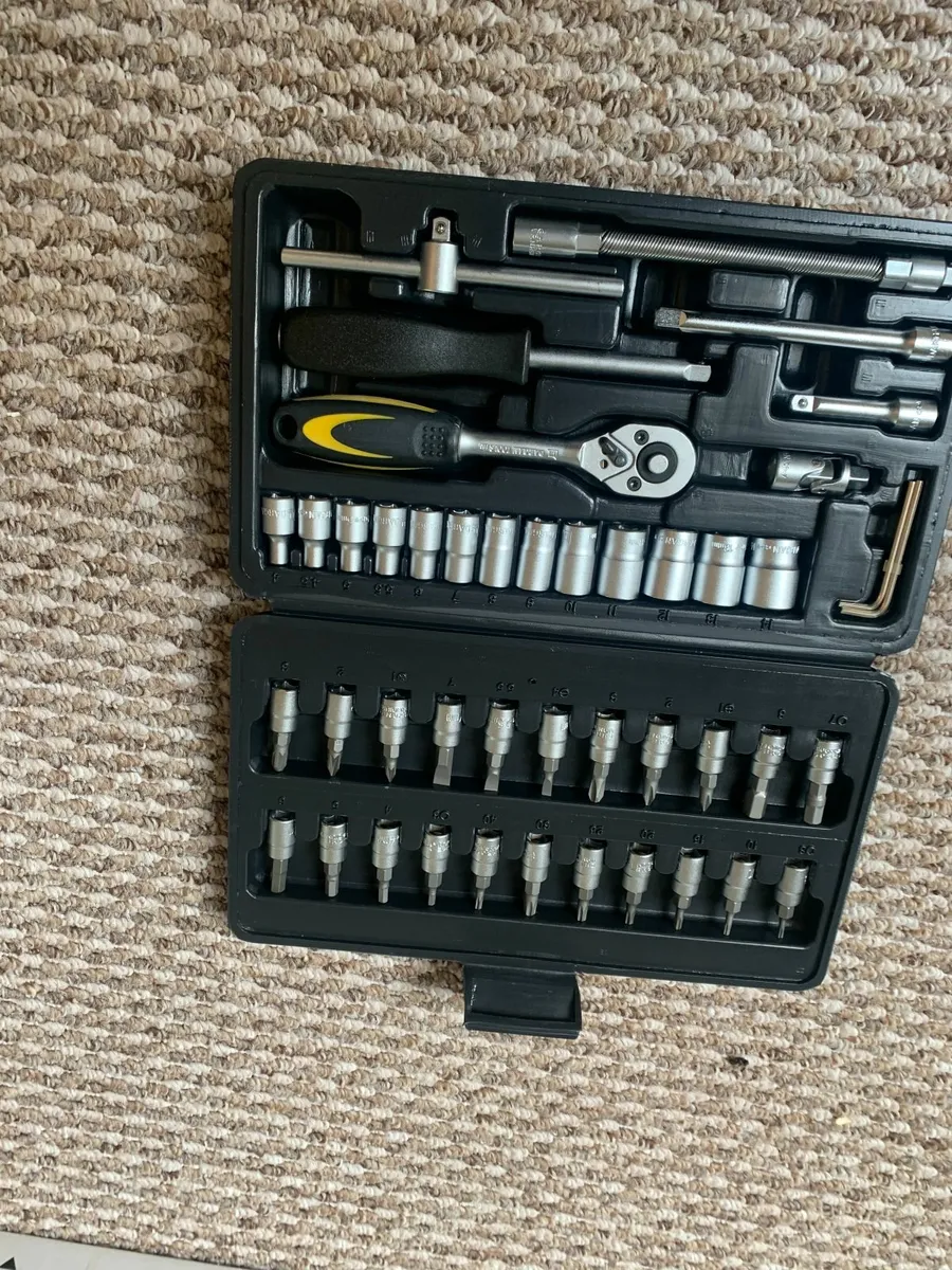 Dargan 45 Piece 1/4" Drive Socket Set . - Image 3