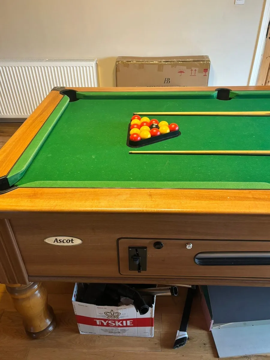 Pool table - Image 2