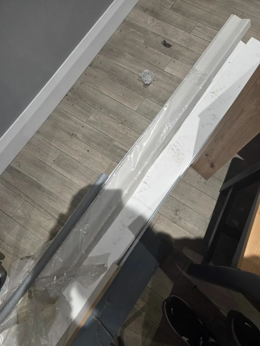 Utility worktop and unit leftovers - Image 3