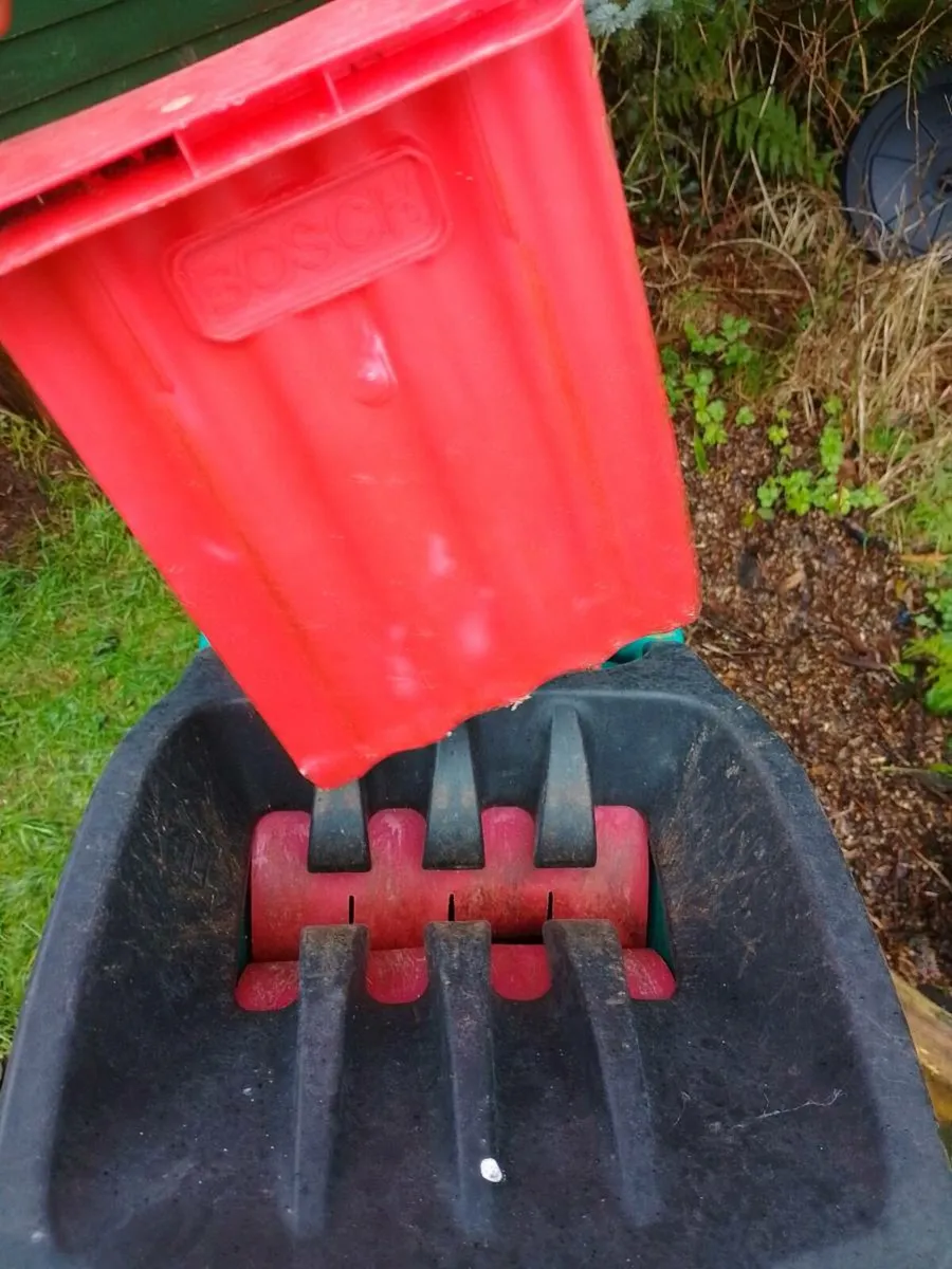 Bosch garden shredder - Image 4