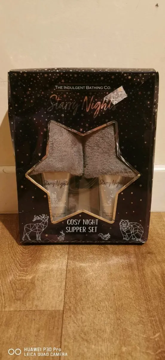 Cosy slipper gift set - Image 1