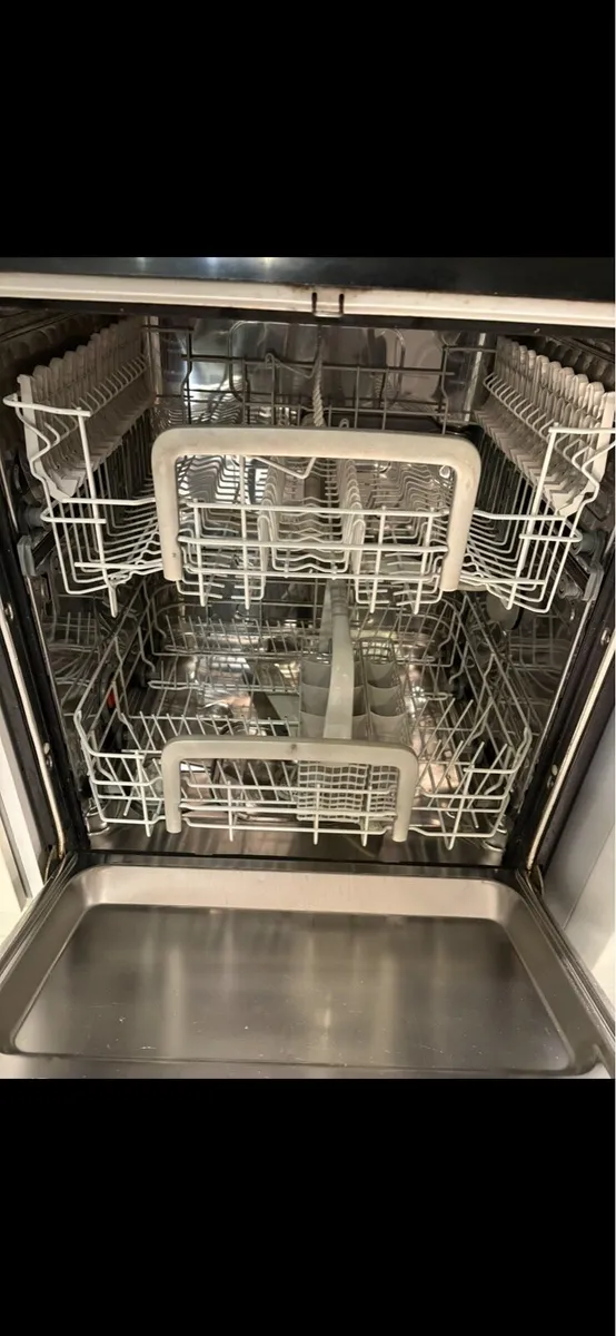zanussi dishwasher - Image 2