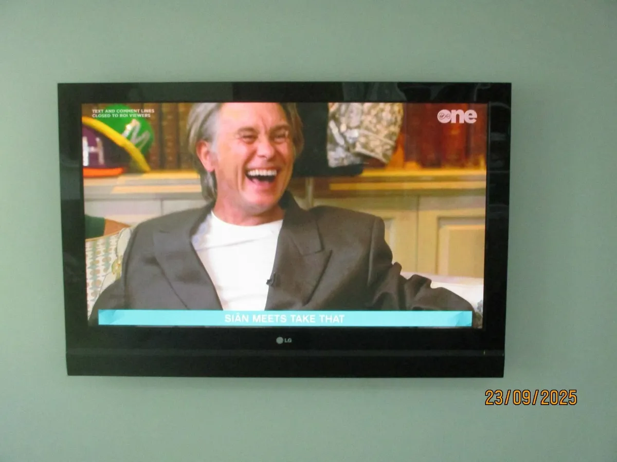 LG TELIVISION - Image 3