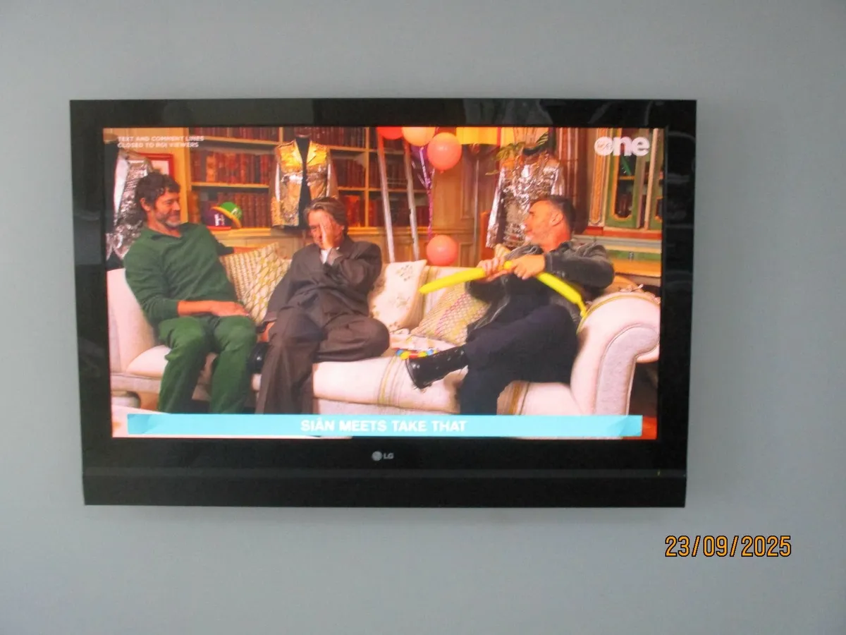 LG TELIVISION - Image 4