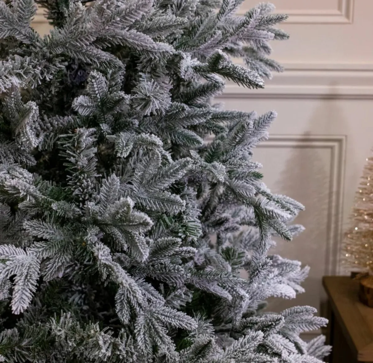 8ft ARTIFICIAL CHRISTMAS TREE - Image 2