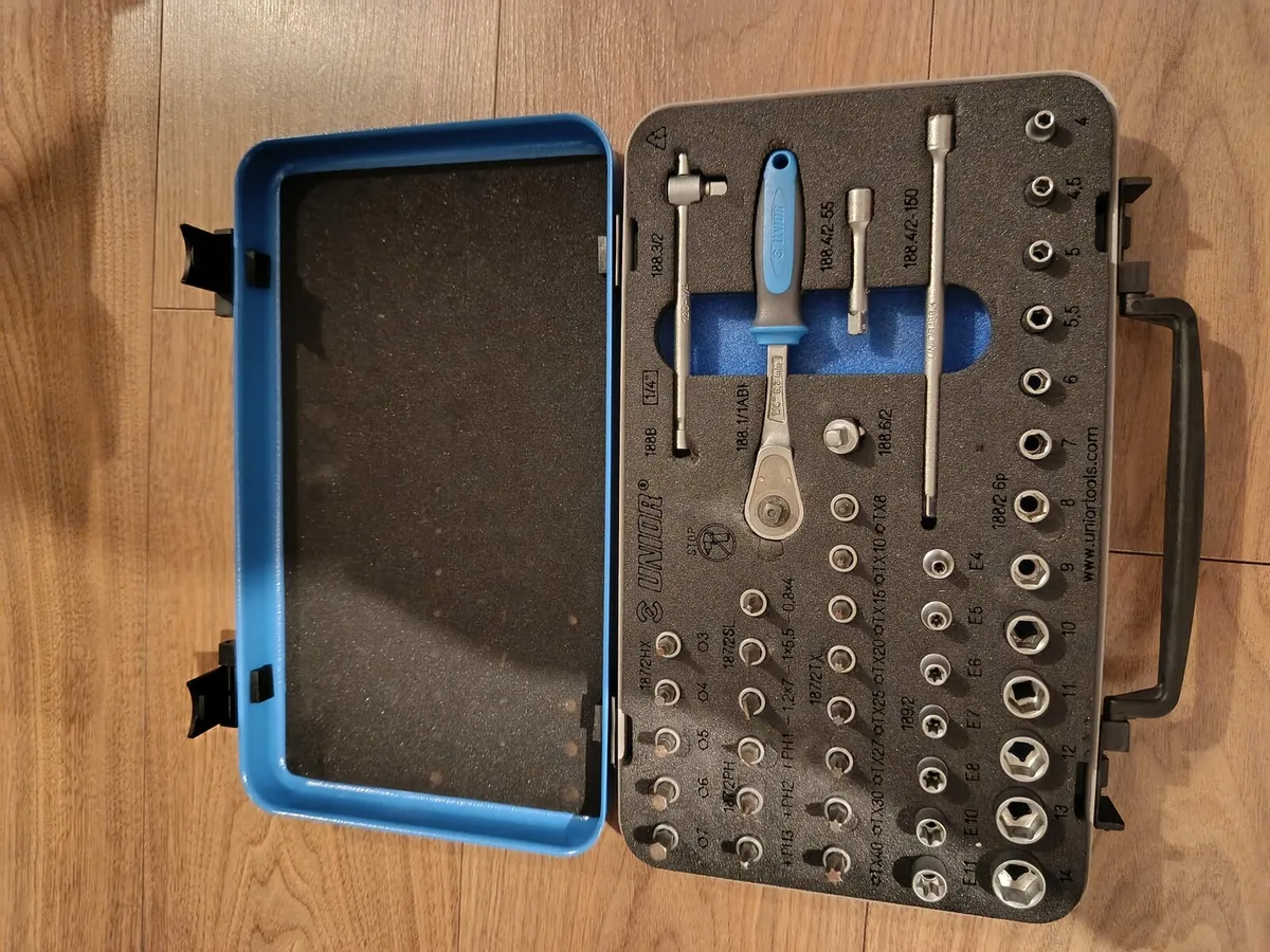 Unior socket set 1/4 in metal box - Image 1