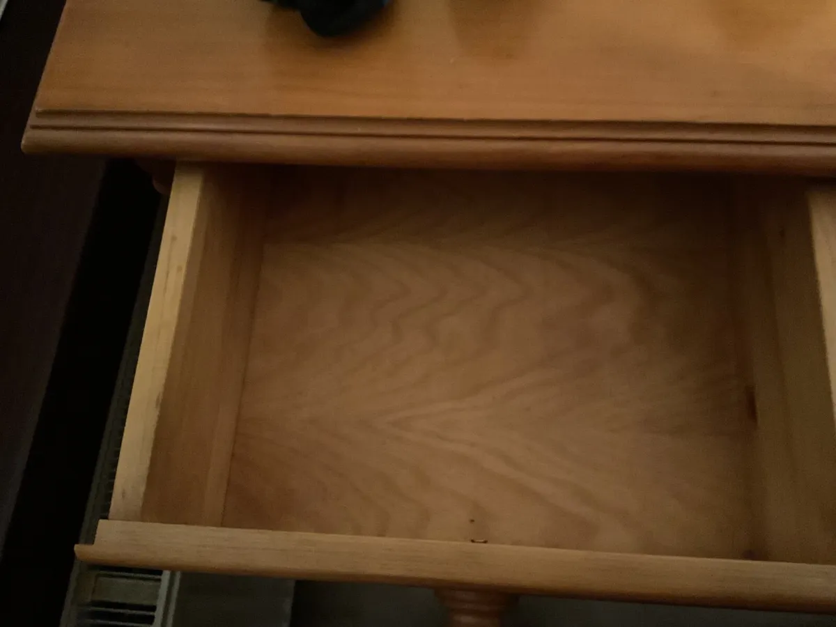 Large pine chest of drawers - Image 3