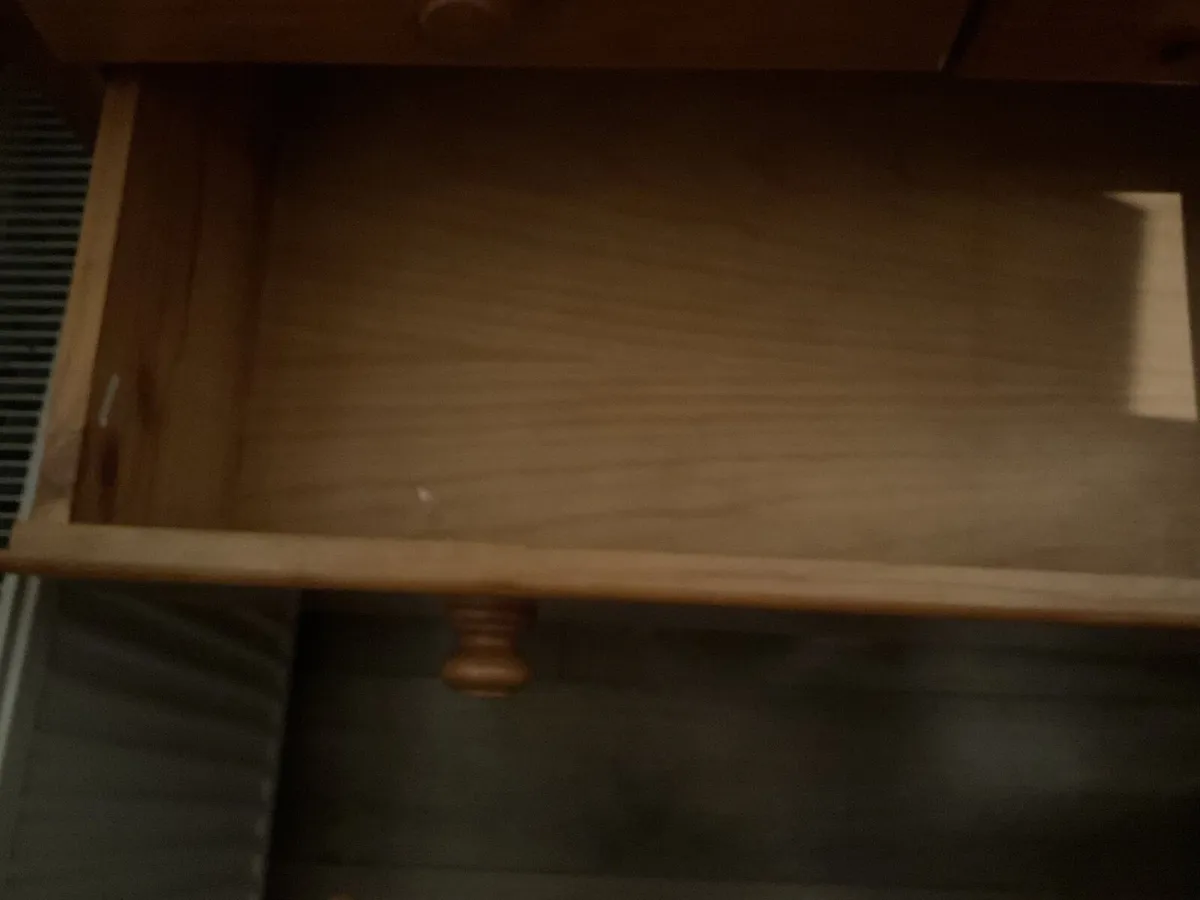 Large pine chest of drawers - Image 4