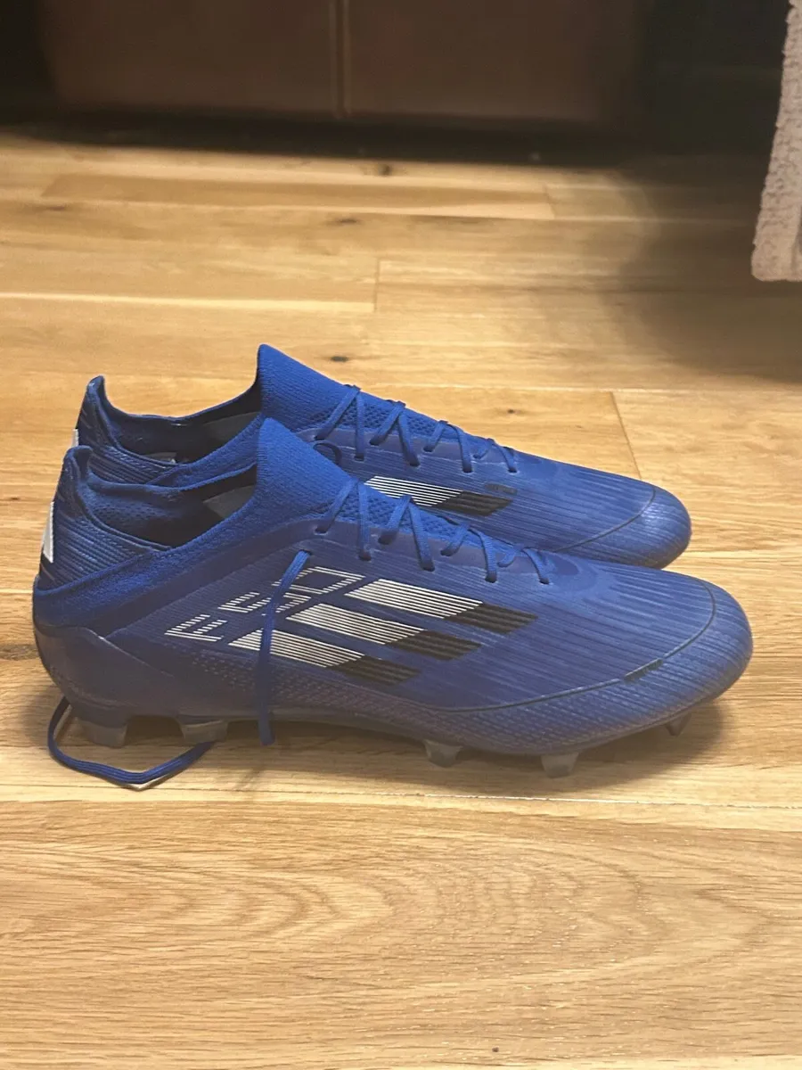 Football boots - Image 1