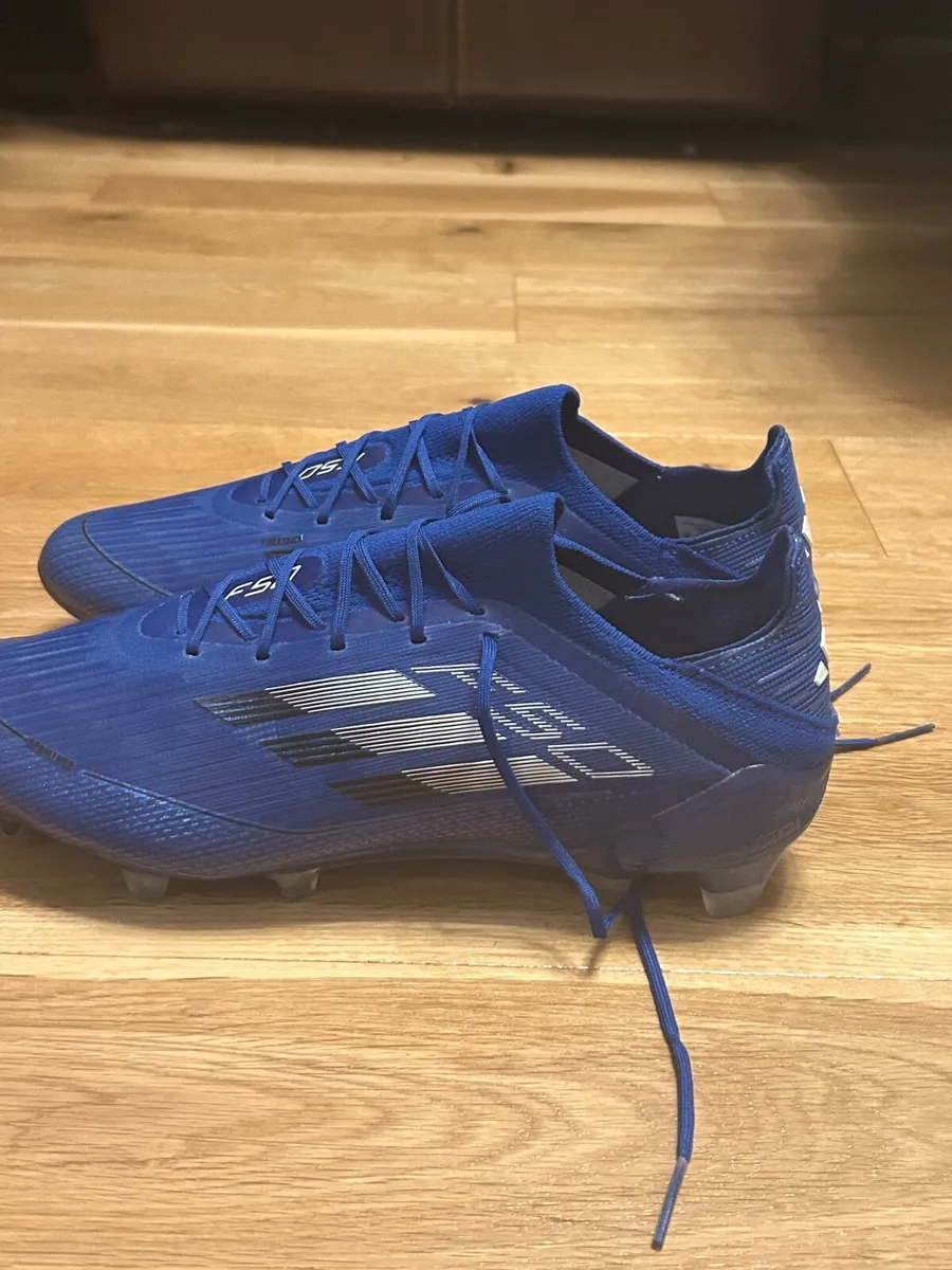 Football boots - Image 2