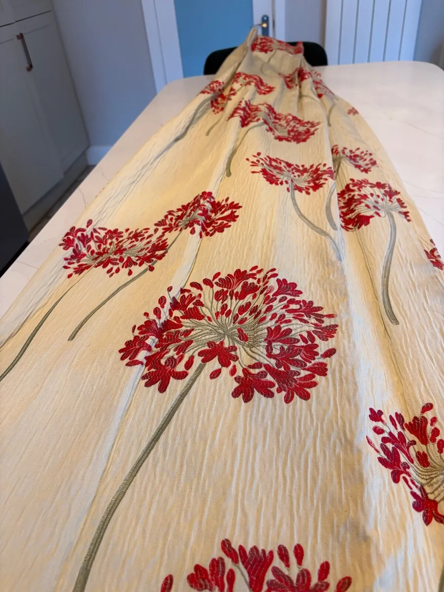 Pair of full length heavy curtains - Image 4