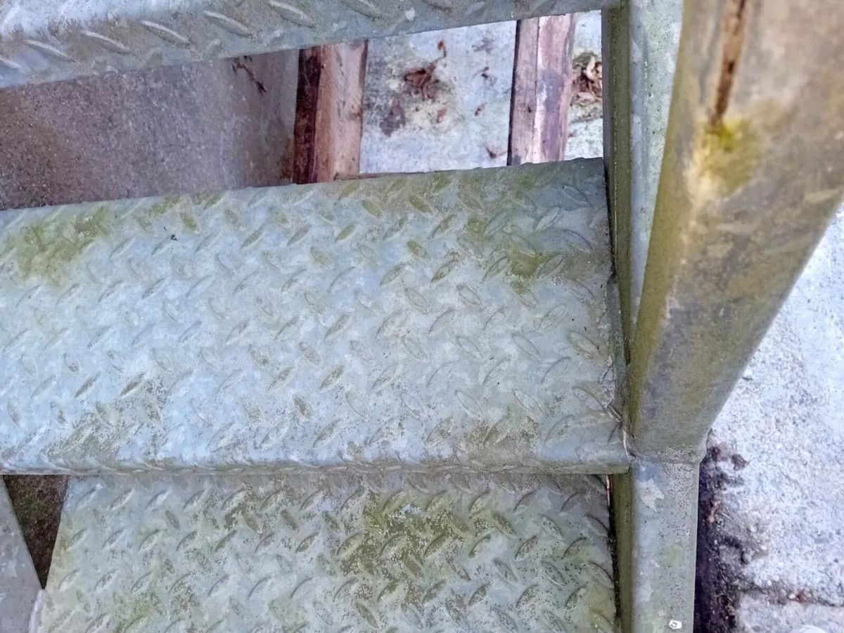 Galvanised steel stairs - Image 3