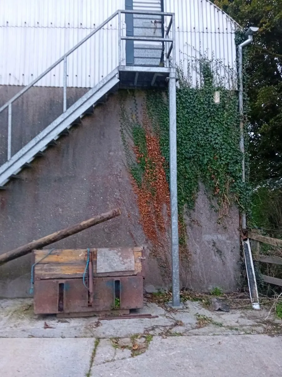 Galvanised steel stairs - Image 4