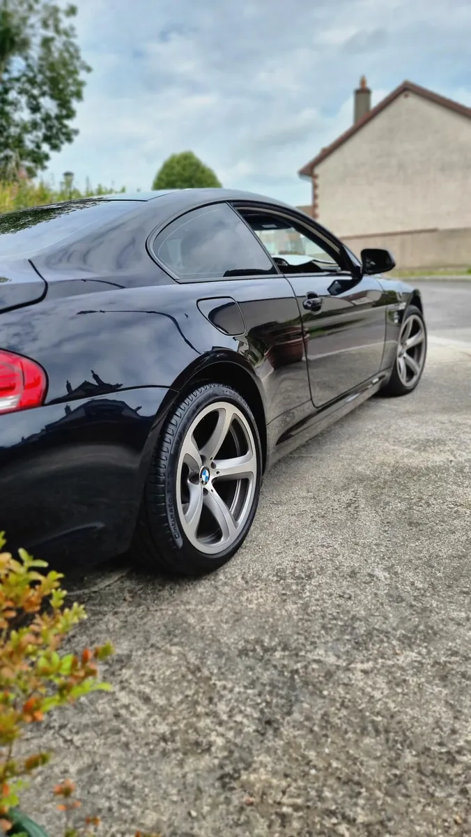 BMW 6-Series 2010 - Image 4