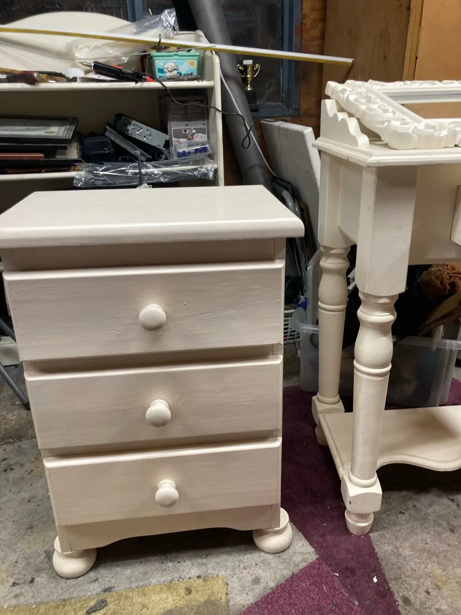 Three drawer locker - Image 1