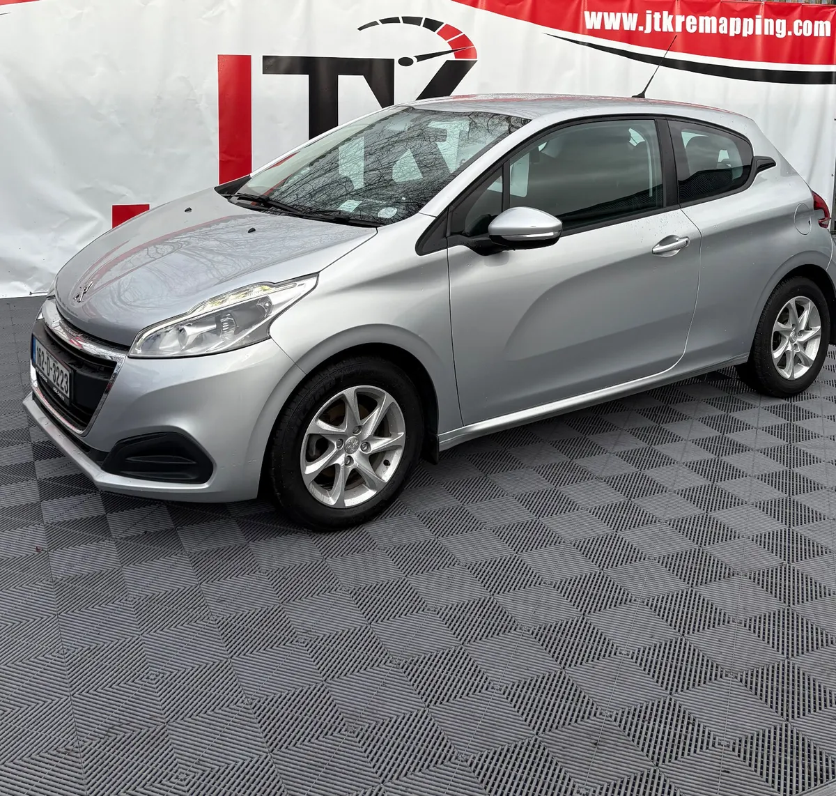 Peugeot 208 2016 - Image 1