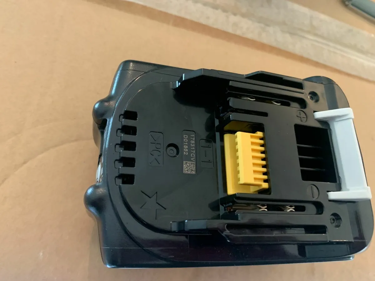Makita Lithium Ion 18V Batteries - Image 1