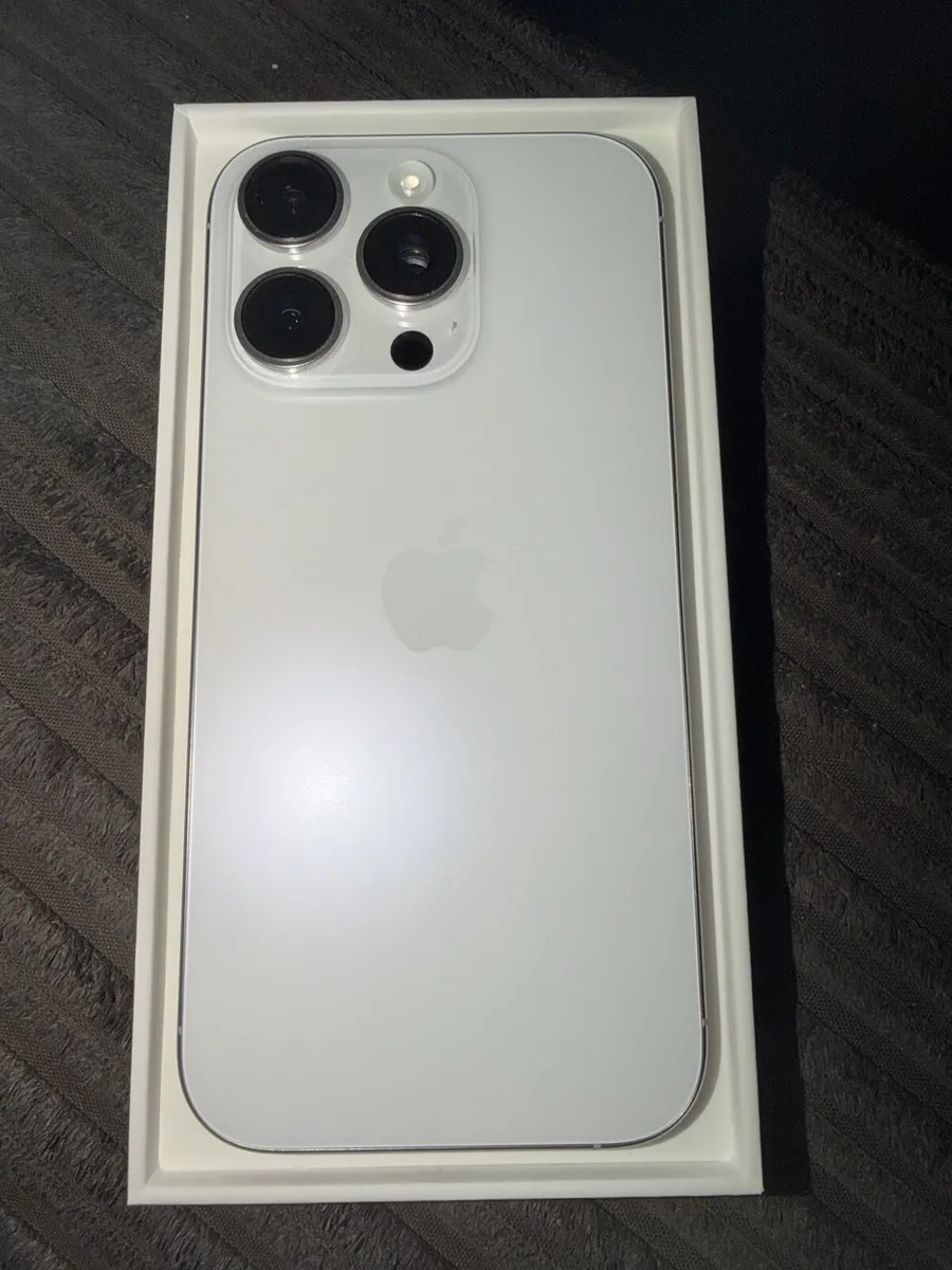 iPhone 16 pro unlocked