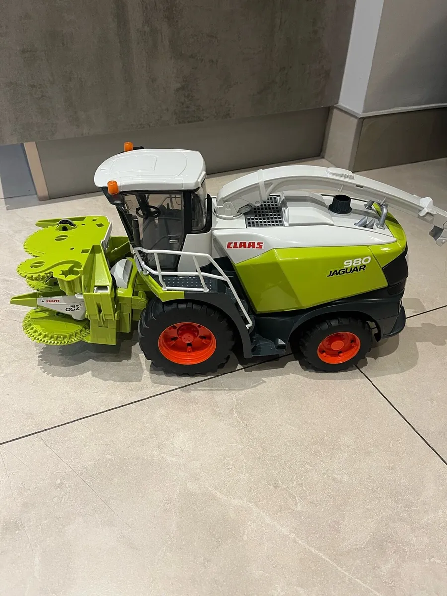 BARGAIN Bruder Jaguar Forage Harvestor - Image 3