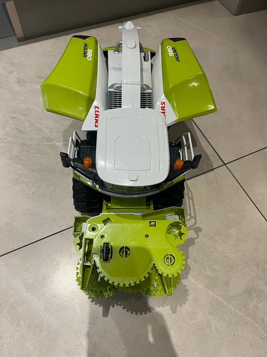BARGAIN Bruder Jaguar Forage Harvestor - Image 4