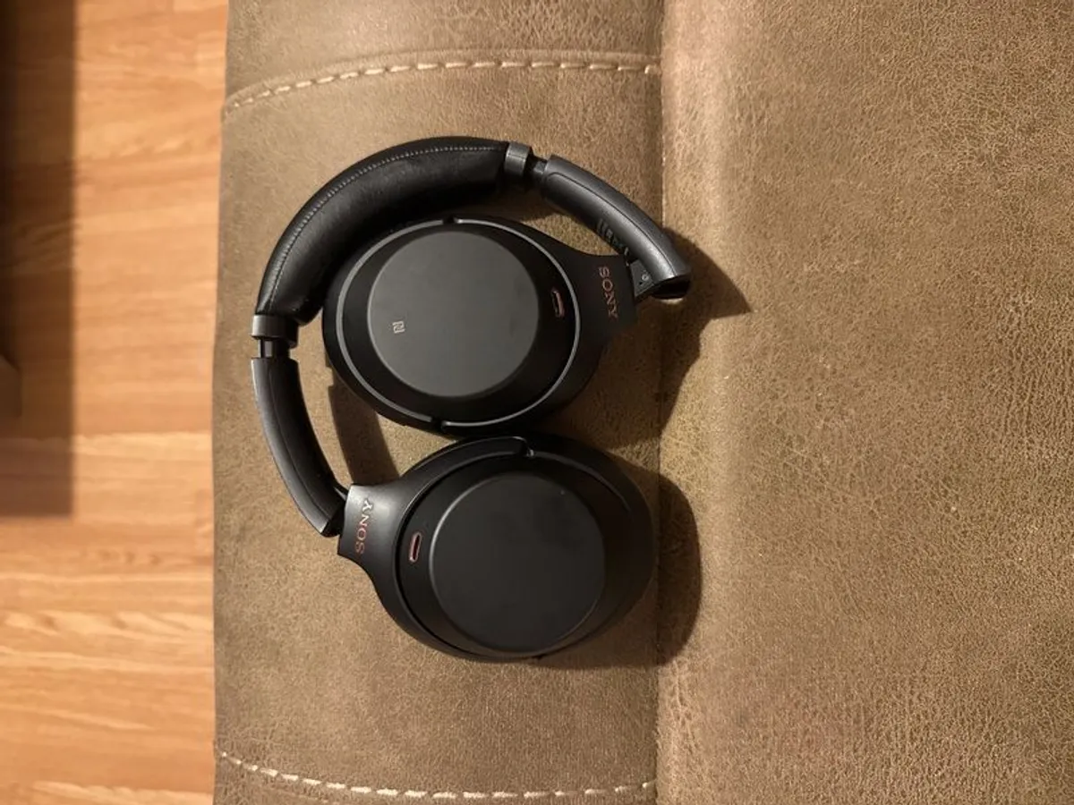 SONY WH-1000XM4 Wireless Bluetooth Noise-Cancelling Headphones - Black - Image 4