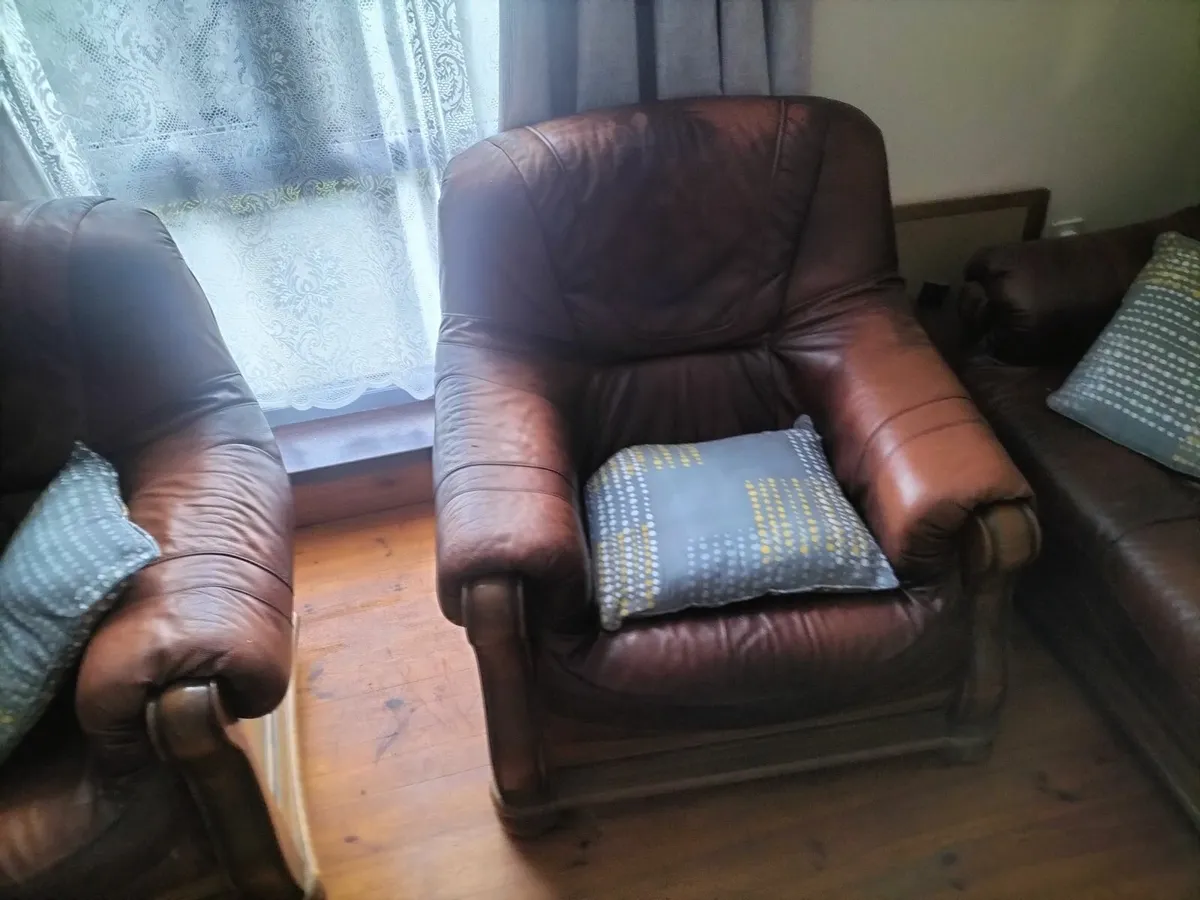 Sofa 3+1+1 big price drop  €150 - Image 4