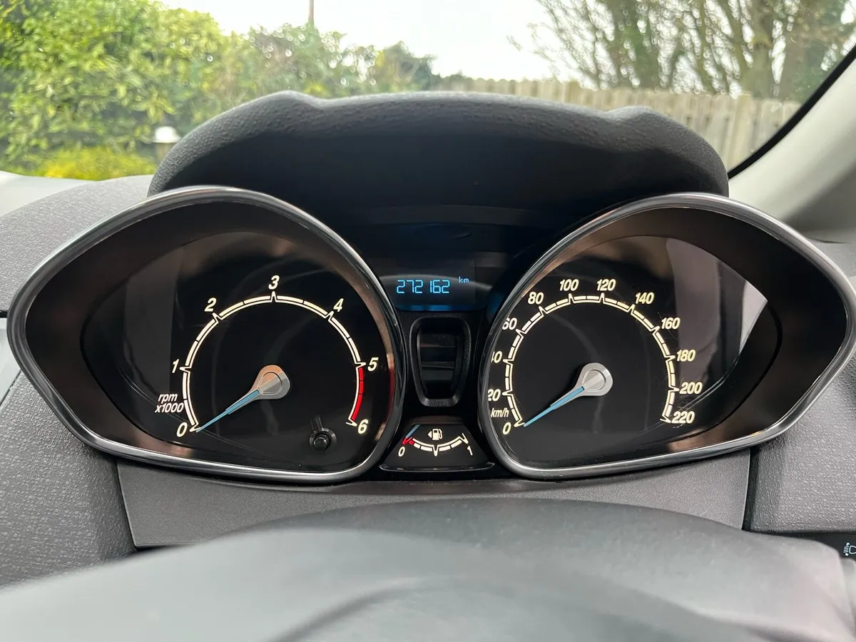 Ford Fiesta 1.5tdci - Image 4