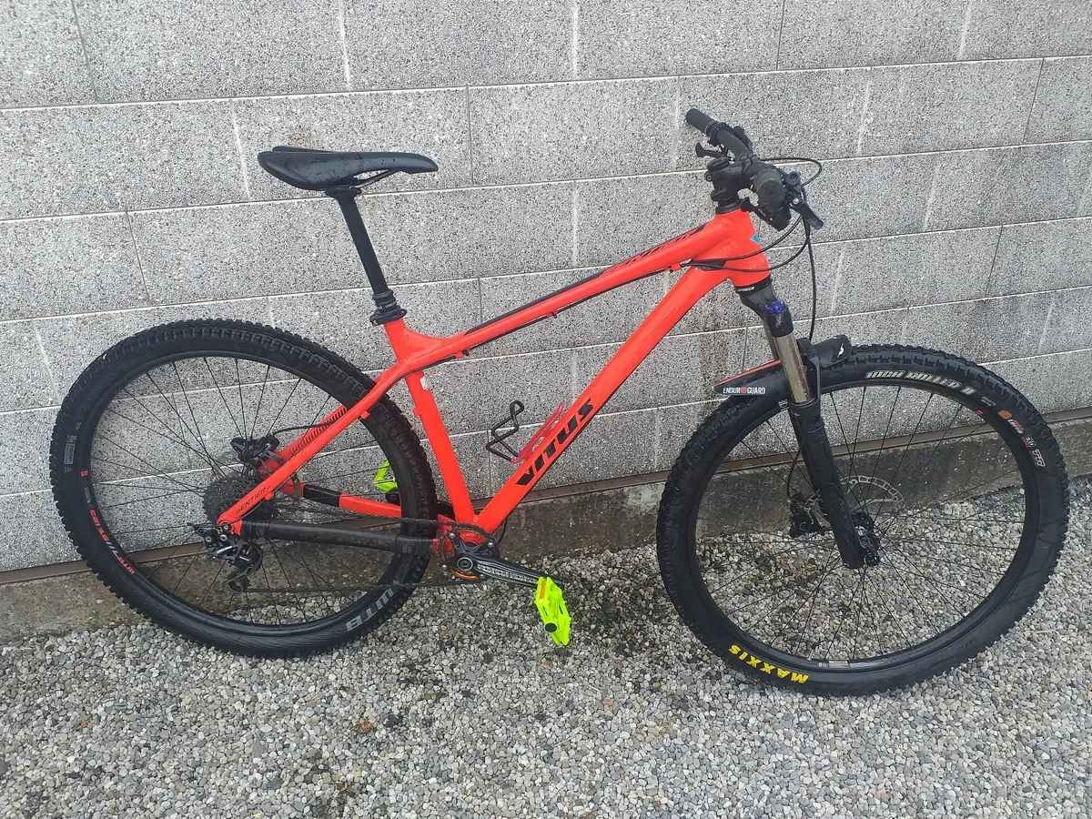 Mountain bike - Image 1