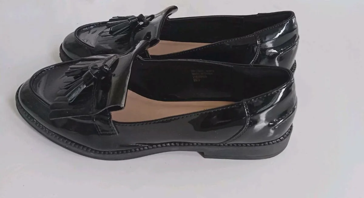 Ladies NEW Shoes UK6 - Image 1