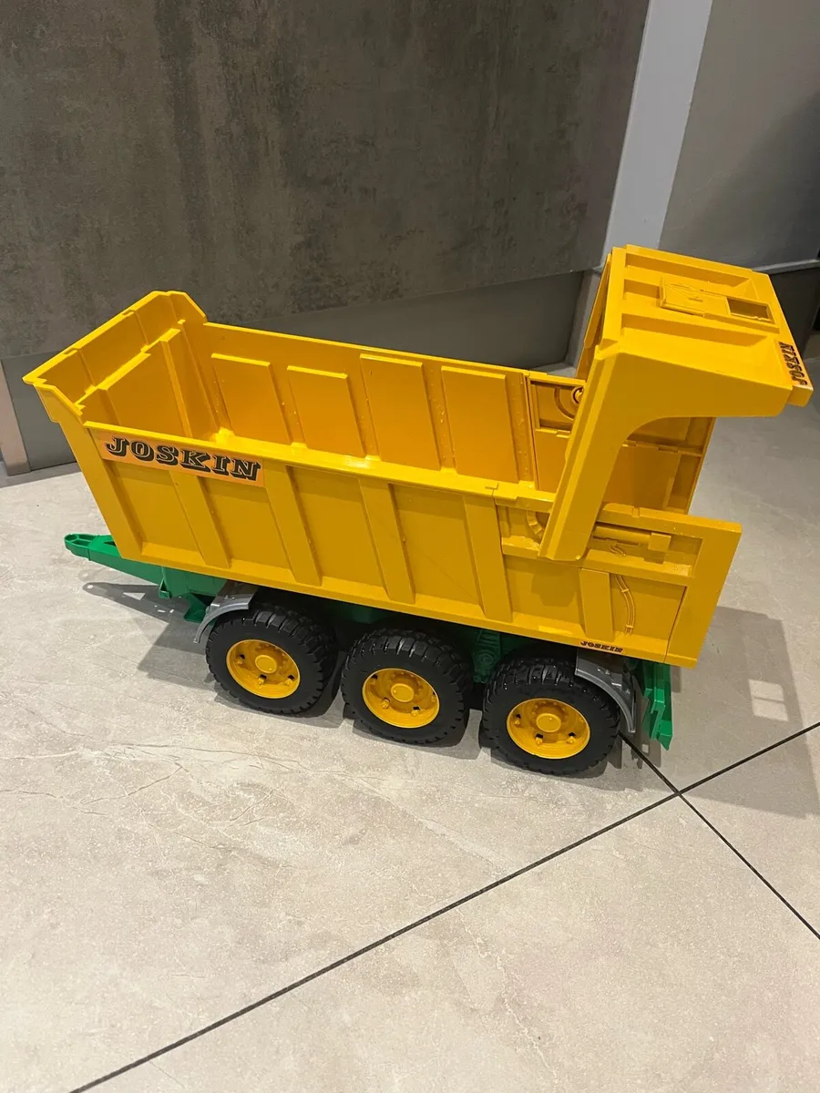 BARGAIN Bruder Tipping Trailer - Image 3