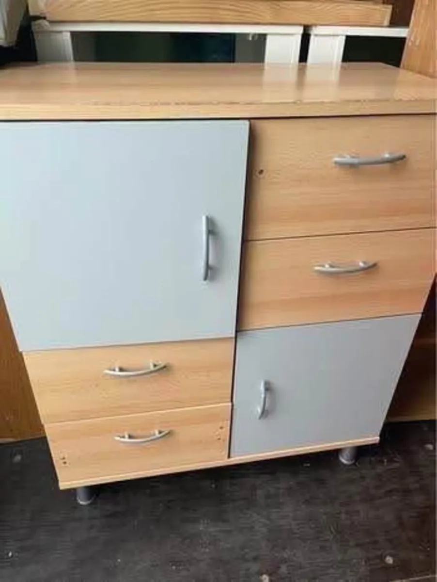 Storage cabinet - Image 1