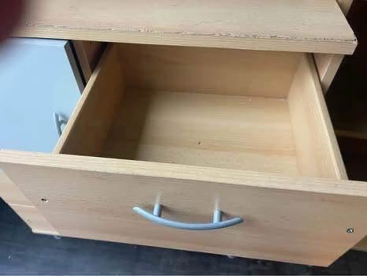 Storage cabinet - Image 4