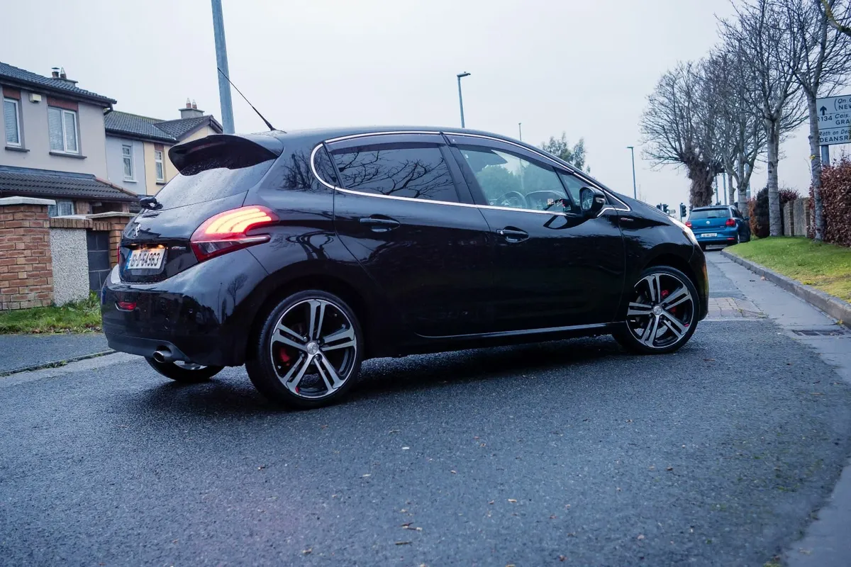 Peugeot 208 2016 - Image 4