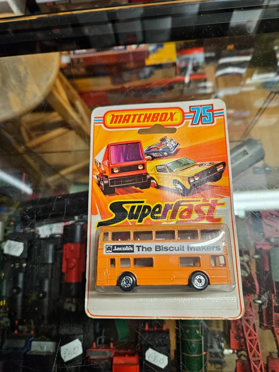 Matchbox Jacobs Biscuit Bus - Image 1