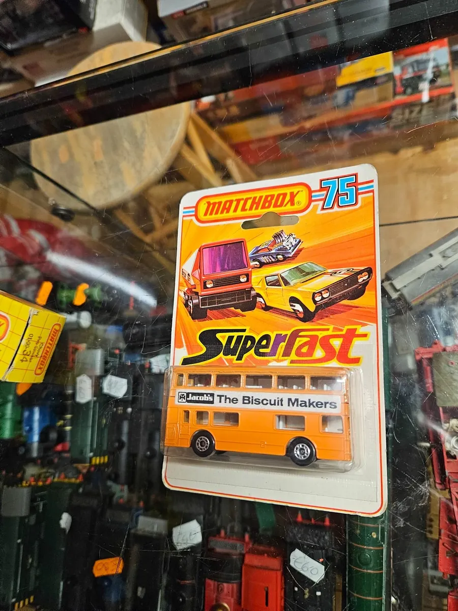 Matchbox Jacobs Biscuit Bus - Image 2