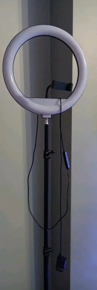 Ring light with stand - Image 2