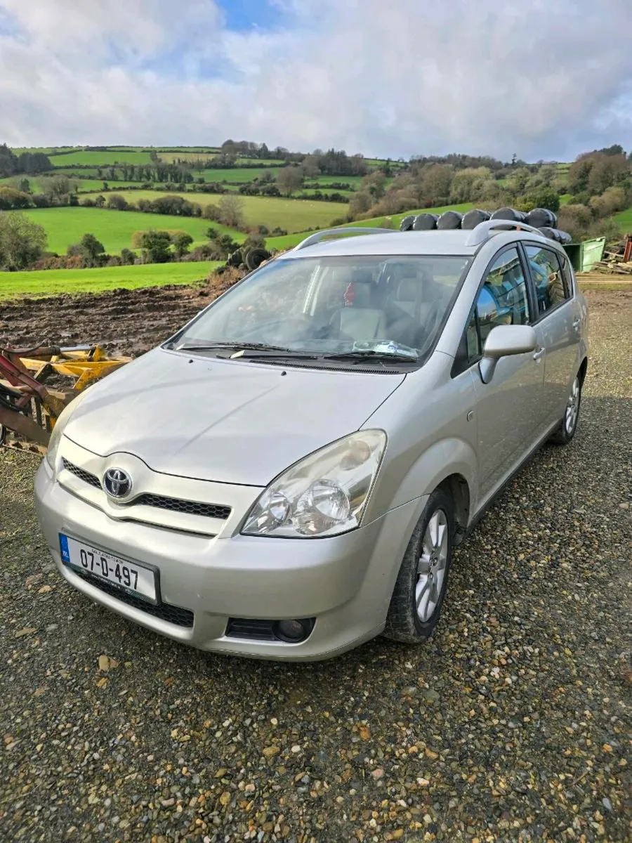 Corolla verso 7 seater - Image 1