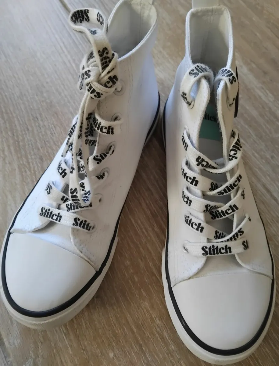 Disney Stitch Canvas Boots.  UK Size 2 - Image 4