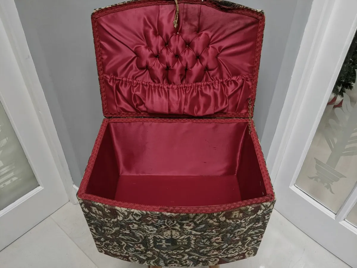 Vintage Sewing Box/Seat - Image 4