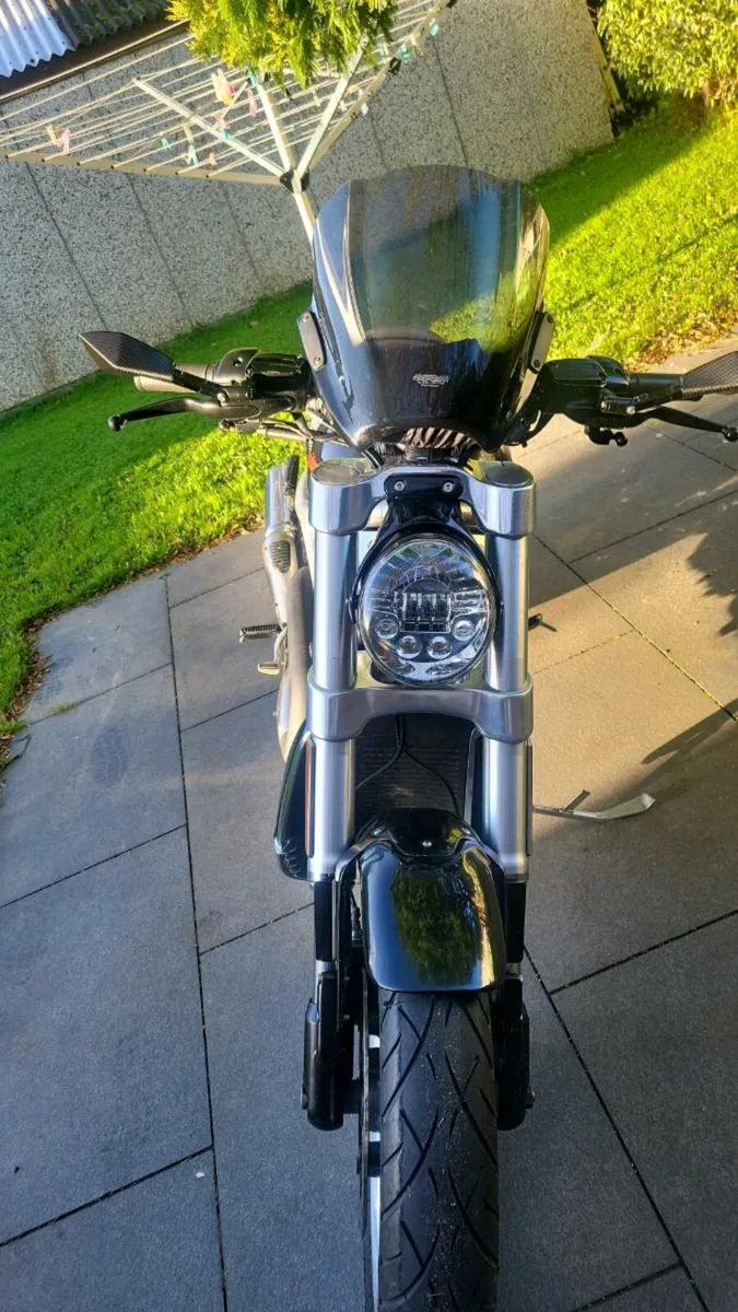 Motorcycle - Image 4