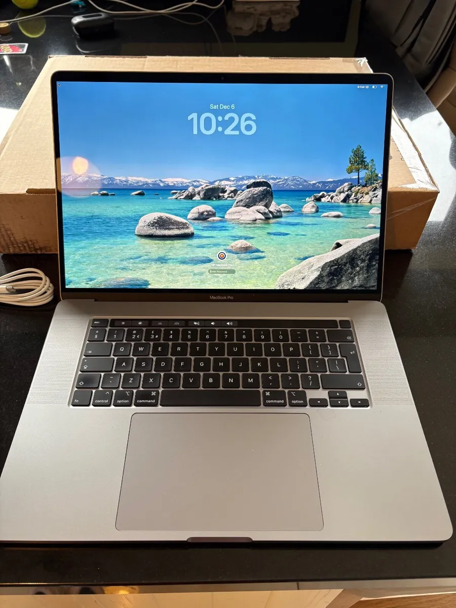 As New 16" Apple MacBook Pro Tahoe 512GB SSD, 16g - Image 1