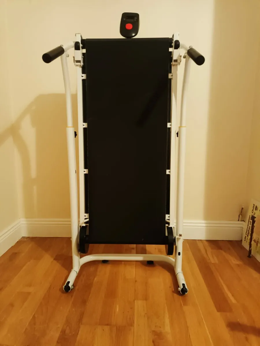 Manual Treadmill - Image 1