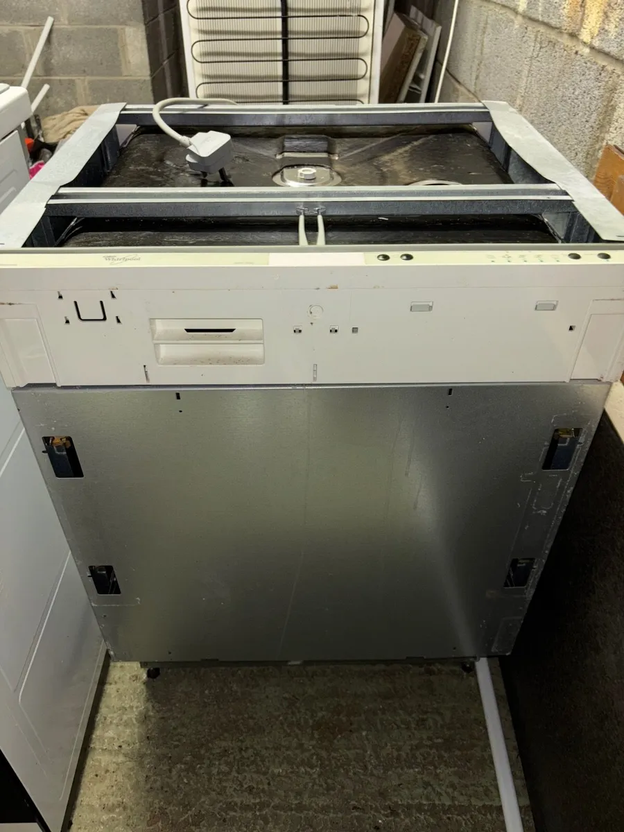 Whirlpool Integrated Dishwasher - Image 1